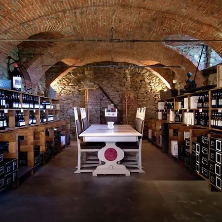 Castello Di Grillano Фермерский дом